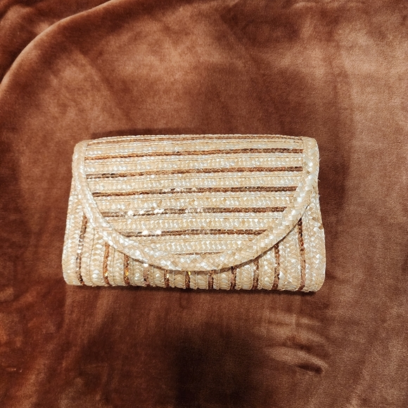 Handbags - Sequined Straw rattan envelope clutch with gold sequins
